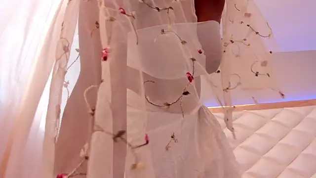 Snapshot of EvelynDivine chatting on February 2026 01:28:02 PM EvelynDivine online show from February 2026 01:28:02 PM