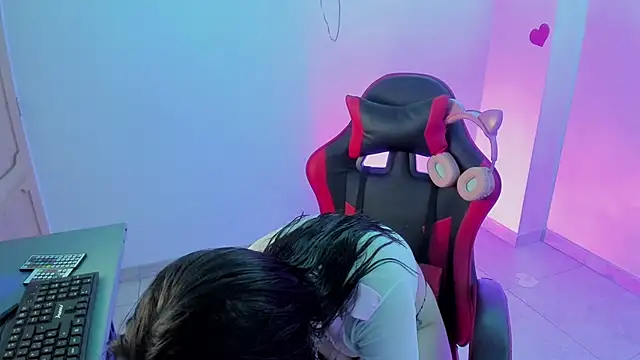 Snapshot of lunakill chatting on March 2026 06:25:01 PM lunakill online show from March 2026 06:25:01 PM