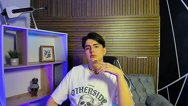 Snapshot of noahWolff_ chatting on February 2026 05:39:02 AM noahWolff online show from February 2026 05:39:02 AM