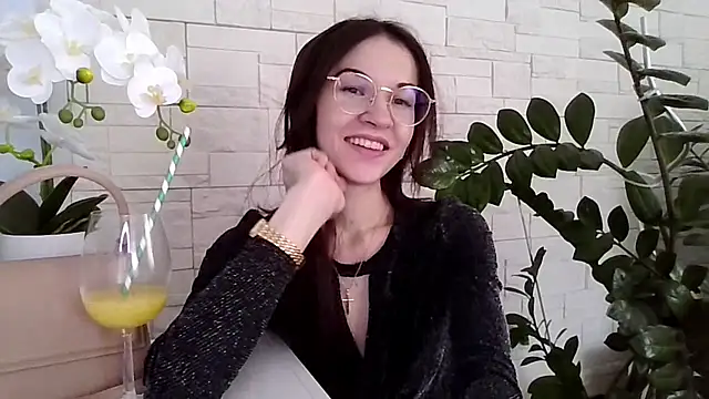JuliaLovely online show from February 2026 02:46:01 PM