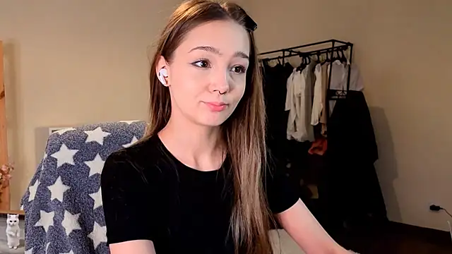 Snapshot of HoneyComfy chatting on April 2026 02:33:02 PM HoneyComfy online show from April 2026 02:33:02 PM