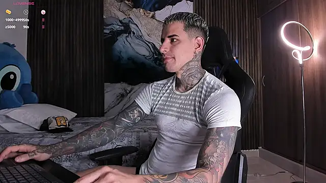 Snapshot of trisstann_ chatting on February 2026 05:06:02 PM trisstann online show from February 2026 05:06:02 PM