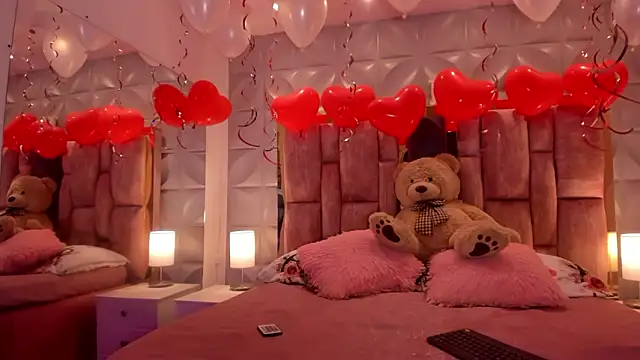 Snapshot of Paris_Velvet chatting on February 2026 12:00:01 AM Paris Velvet online show from February 2026 12:00:01 AM