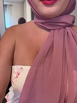 -pinkladyy- online show from May 2026 05:54:02 PM