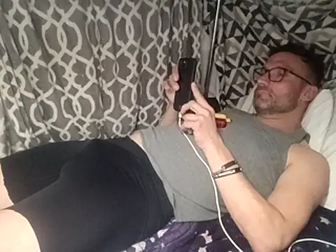 Snapshot of CashDaddyxx chatting on March 2026 11:32:02 PM CashDaddyxx online show from March 2026 11:32:02 PM