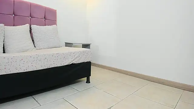 Lia Nova online show from March 2026 07:42:01 PM