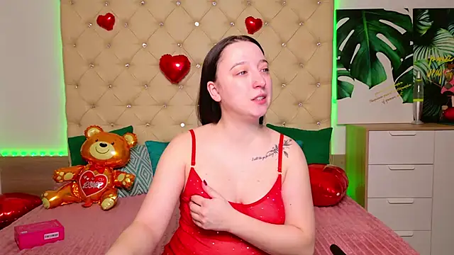 Snapshot of AwaMax chatting on February 2026 05:56:01 AM AwaMax online show from February 2026 05:56:01 AM