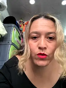  luisaeliza  online show from April 2026 04:15:02 PM