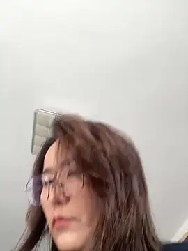 Snapshot of Youyou_12 chatting on February 2026 06:51:02 AM Youyou 12 online show from February 2026 06:51:02 AM