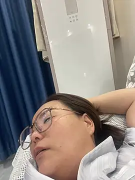 Snapshot of Youyou_12 chatting on February 2026 01:26:02 PM Youyou 12 online show from February 2026 01:26:02 PM