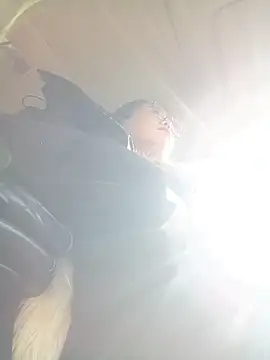 Snapshot of Youyou_12 chatting on February 2026 04:41:01 AM Youyou 12 online show from February 2026 04:41:01 AM