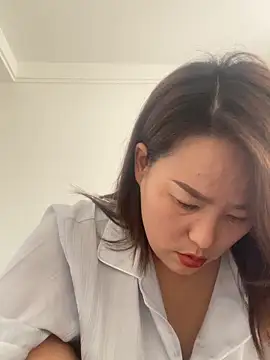 Snapshot of Youyou_12 chatting on February 2026 03:48:01 AM Youyou 12 online show from February 2026 03:48:01 AM