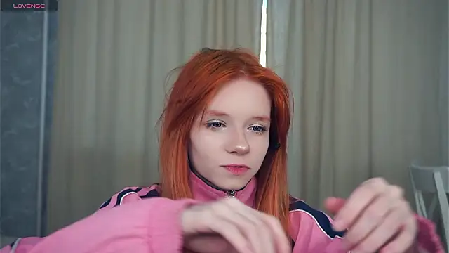 Snapshot of TarynPalek chatting on February 2026 06:29:02 AM TarynPalek online show from February 2026 06:29:02 AM