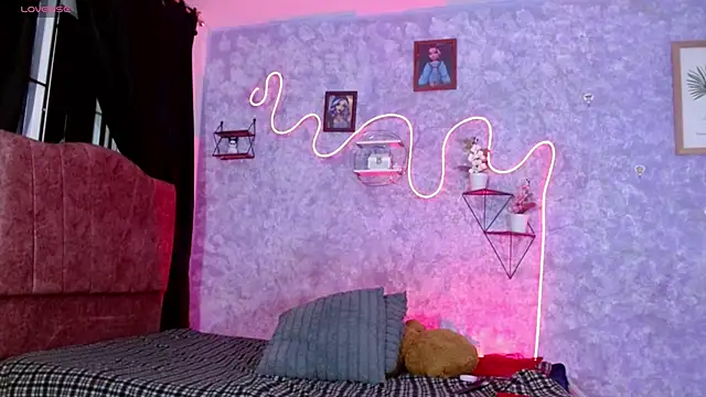 Everlin  Hot  online show from March 2026 08:26:33 AM