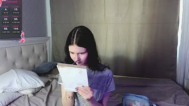 Glow hollow online show from February 2026 04:02:01 AM