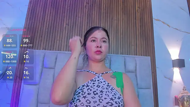 Snapshot of Scarlet_Rosexx chatting on May 2026 02:51:02 AM Scarlet Rosexx online show from May 2026 02:51:02 AM