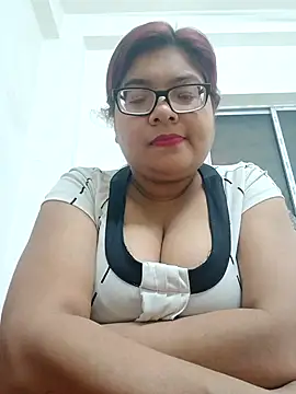 Elie Hallway online show from February 2026 06:47:01 PM