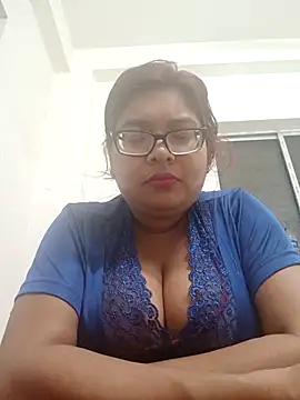 Elie Hallway online show from February 2026 09:00:01 PM