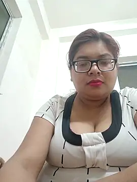 Elie Hallway online show from February 2026 05:57:02 PM