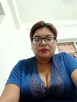 Elie Hallway online show from April 2026 07:08:02 PM