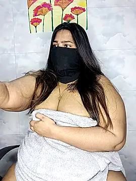 Cute G online show from April 2026 07:03:02 PM