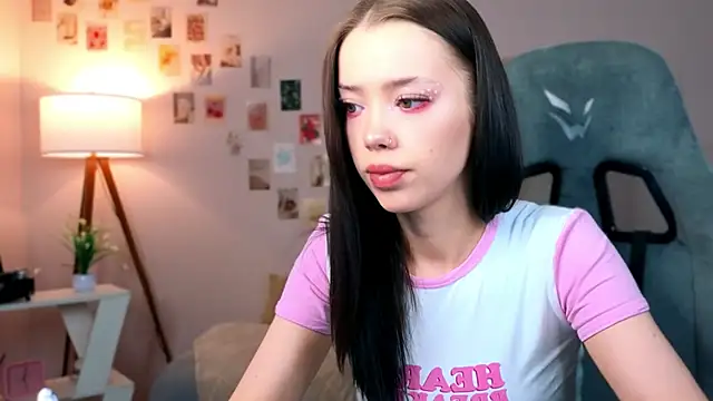 Vexnexe online show from February 2026 08:01:02 PM