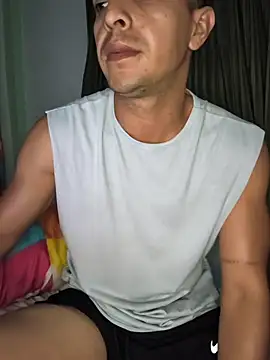 Snapshot of logan-31 chatting on February 2026 04:44:01 AM logan-31 online show from February 2026 04:44:01 AM