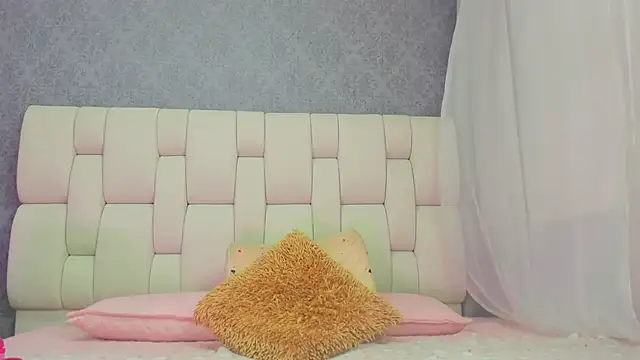 sophiaa10 online show from March 2026 07:22:02 PM