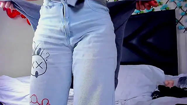 Snapshot of EmmaWilliamss4 chatting on February 2026 09:01:01 PM EmmaWilliamss4 online show from February 2026 09:01:01 PM