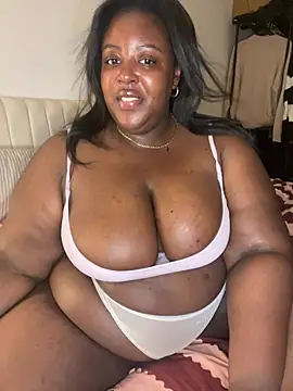Snapshot of BouncyBBW chatting on July 2026 09:45:02 PM BouncyBBW online show from July 2026 09:45:02 PM