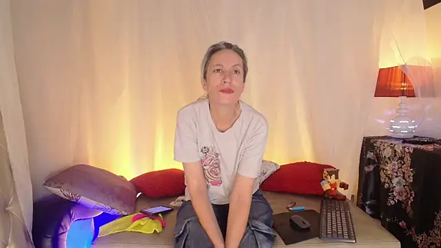 Snapshot of laurasofia45 chatting on June 2026 09:33:01 AM laurasofia45 online show from June 2026 09:33:01 AM
