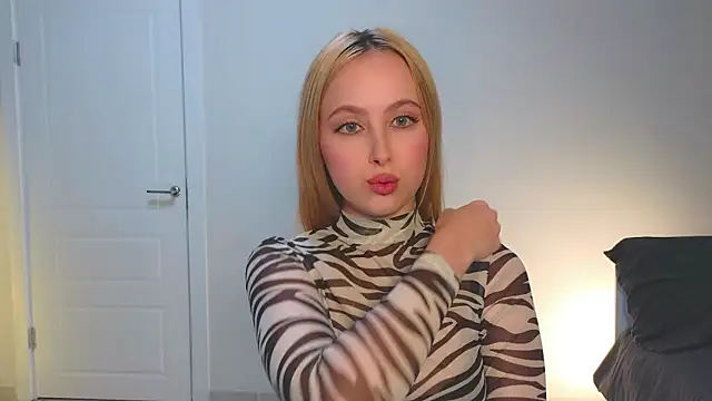 Snapshot of xloex chatting on February 2026 10:35:02 PM xloex online show from February 2026 10:35:02 PM