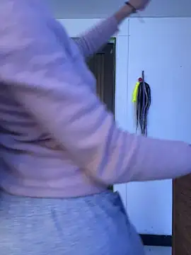 suky pou online show from February 2026 04:24:02 PM