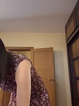 Snapshot of IdaCharm chatting on March 2026 04:13:01 PM IdaCharm online show from March 2026 04:13:01 PM