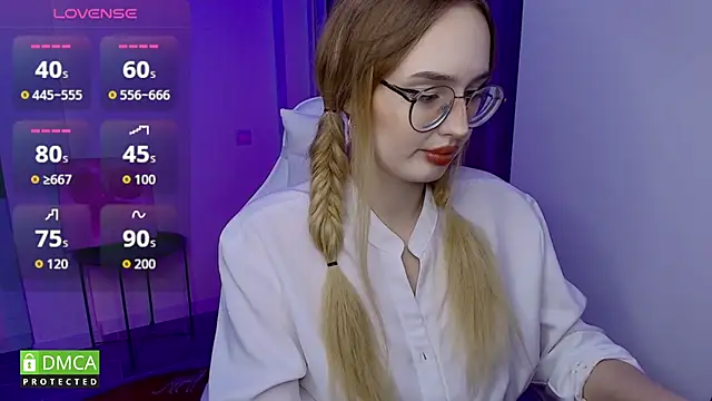 AdeLuna online show from February 2026 09:22:02 PM