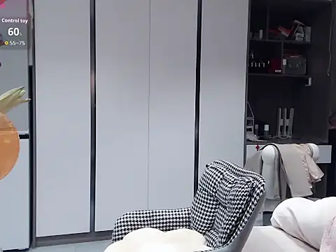 Snapshot of Tsuki-y chatting on March 2026 12:22:01 PM Tsuki-y online show from March 2026 12:22:01 PM