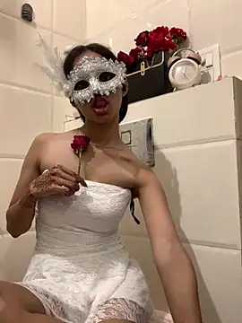 Snapshot of HEENA-STRIP chatting on February 2026 10:28:01 PM HEENA-STRIP online show from February 2026 10:28:01 PM