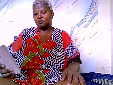 Snapshot of treasure_hunny chatting on February 2026 12:12:01 PM treasure hunny online show from February 2026 12:12:01 PM