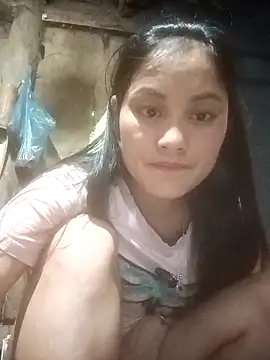 Snapshot of Momo-biki chatting on April 2026 10:57:01 AM Momo-biki online show from April 2026 10:57:01 AM