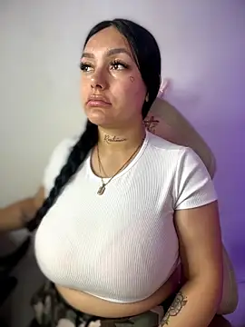 Snapshot of Miia__Taylor chatting on February 2026 03:03:02 AM Miia Taylor online show from February 2026 03:03:02 AM