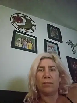 Snapshot of Icequeen1981 chatting on February 2026 05:00:02 PM Icequeen1981 online show from February 2026 05:00:02 PM