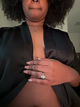 cocoaswretie online show from February 2026 11:44:01 PM