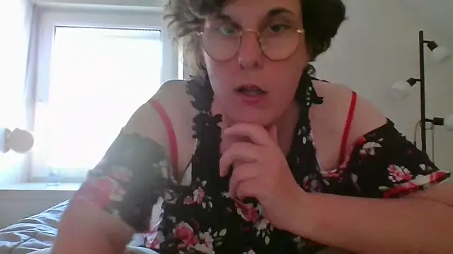 OIseauNoir88 online show from April 2026 04:04:02 PM