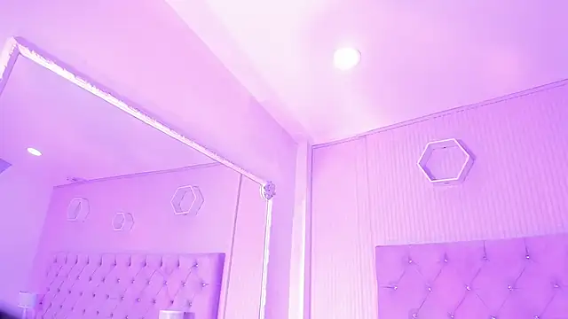 Snapshot of JazminRusso_ chatting on February 2026 06:18:02 AM JazminRusso online show from February 2026 06:18:02 AM