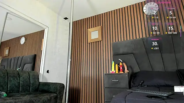 Snapshot of JazminRusso_ chatting on June 2026 07:22:01 AM JazminRusso online show from June 2026 07:22:01 AM