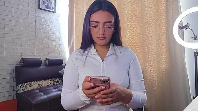 Catalu x online show from April 2026 05:43:02 PM