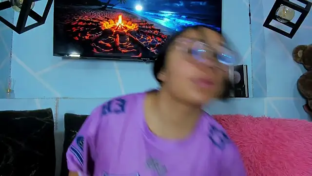 amy noa online show from April 2026 12:38:02 AM