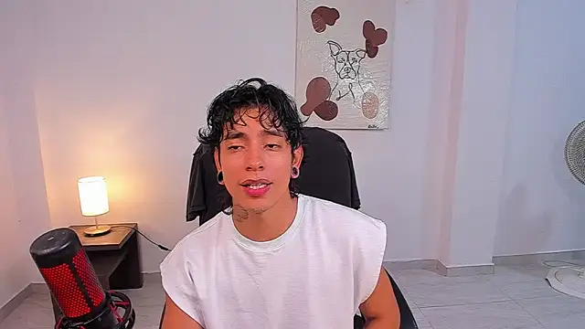 Snapshot of paisa_hotx chatting on February 2026 01:44:02 AM paisa hotx online show from February 2026 01:44:02 AM