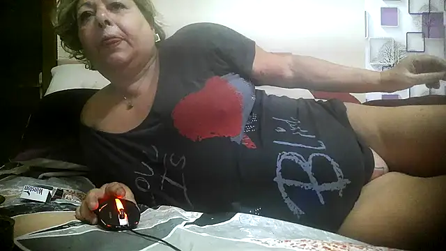 Snapshot of bialoba7 chatting on January 2026 04:00:01 PM bialoba7 online show from January 2026 04:00:01 PM