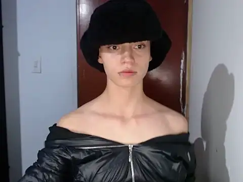 Snapshot of Brenda_Tina699 chatting on February 2026 10:59:01 PM Brenda Tina699 online show from February 2026 10:59:01 PM